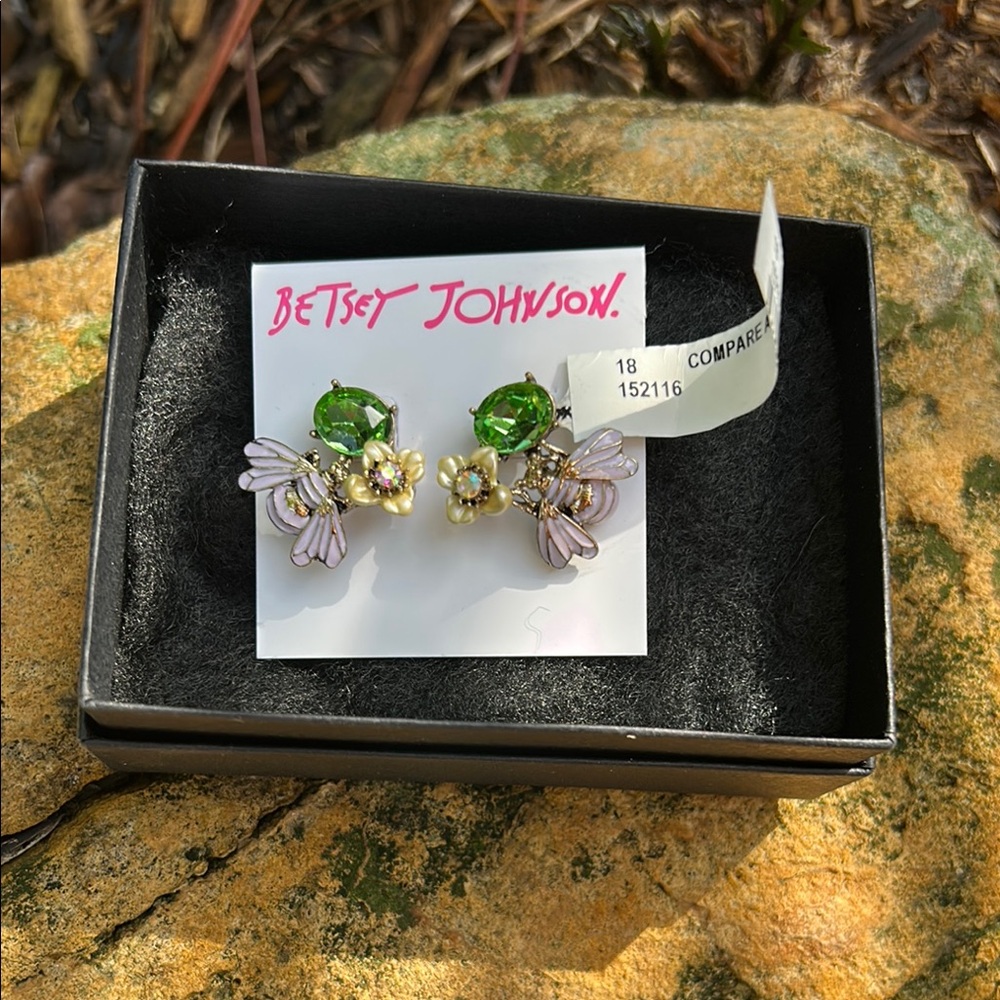 Bee pierced earrings by Betsey Johnson